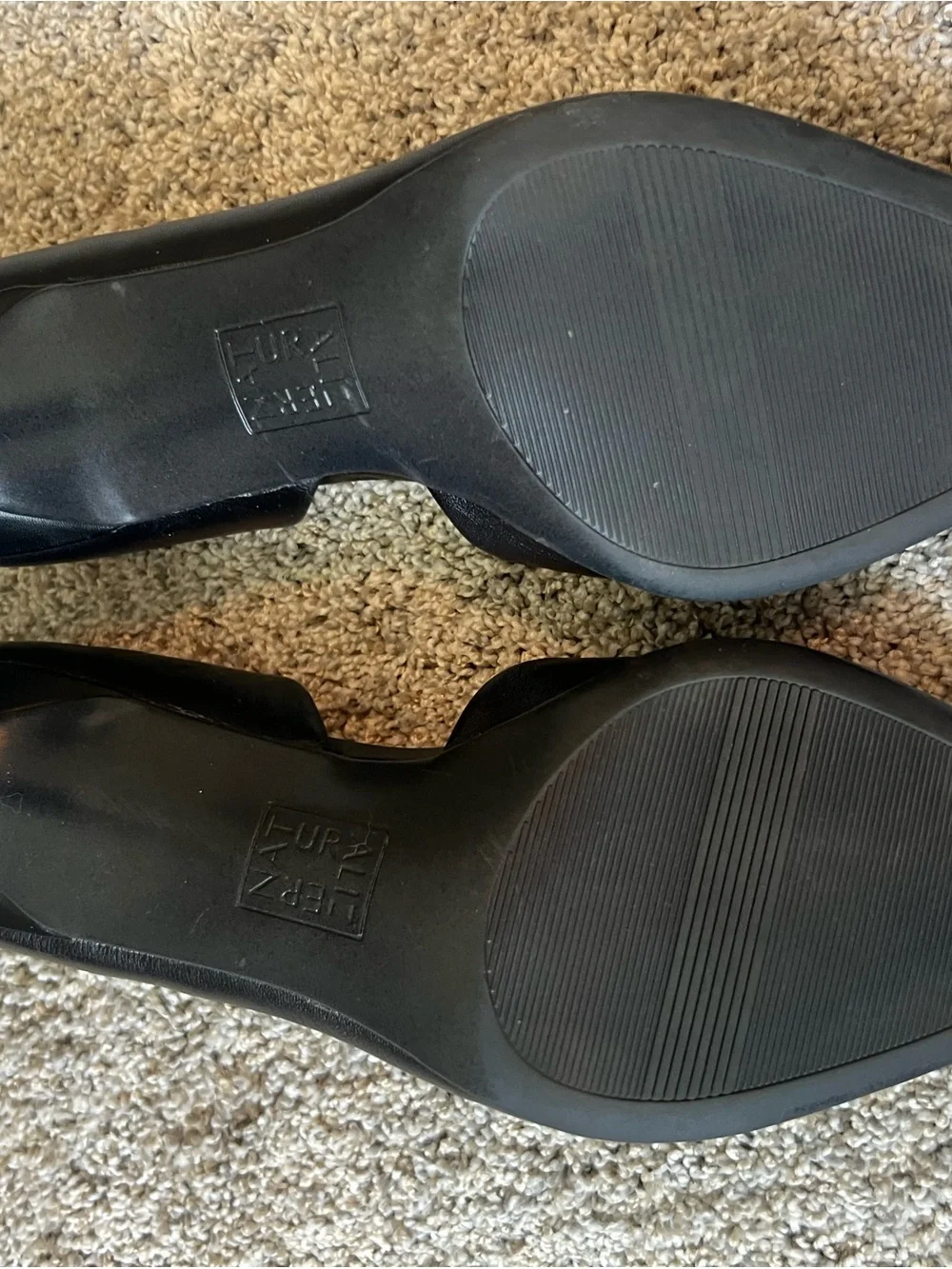 Naturalizer Black Pointed-Toe Leather Pumps